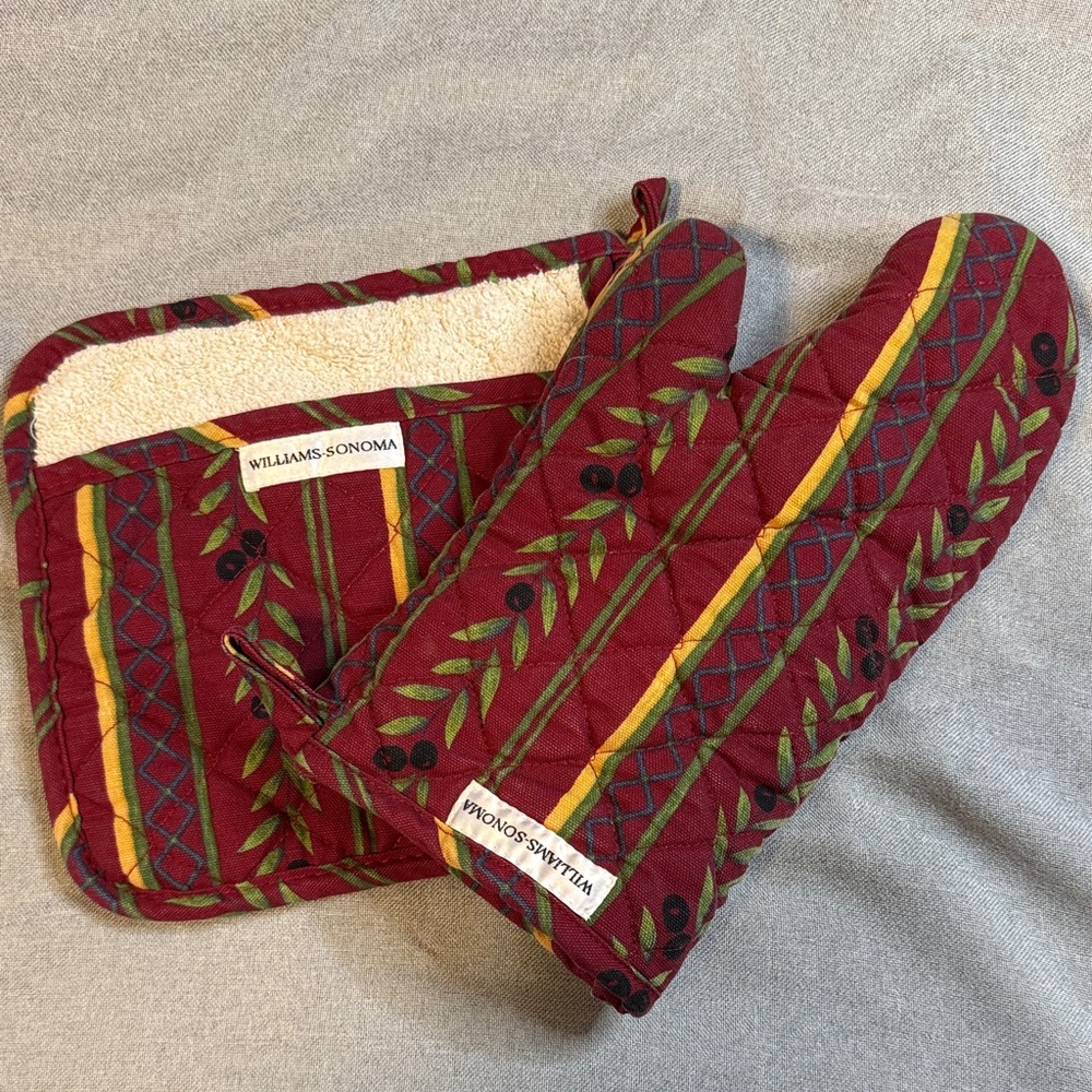 Williams-Sonoma Red Olive Branch Stripe Oven Mitt and Pot Holder Set